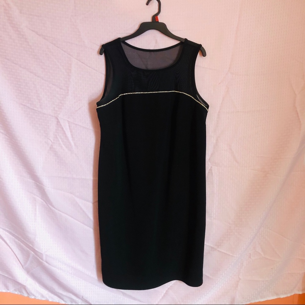 Women’s Onyx Nite Sleeveless Black Dress Size 18.
